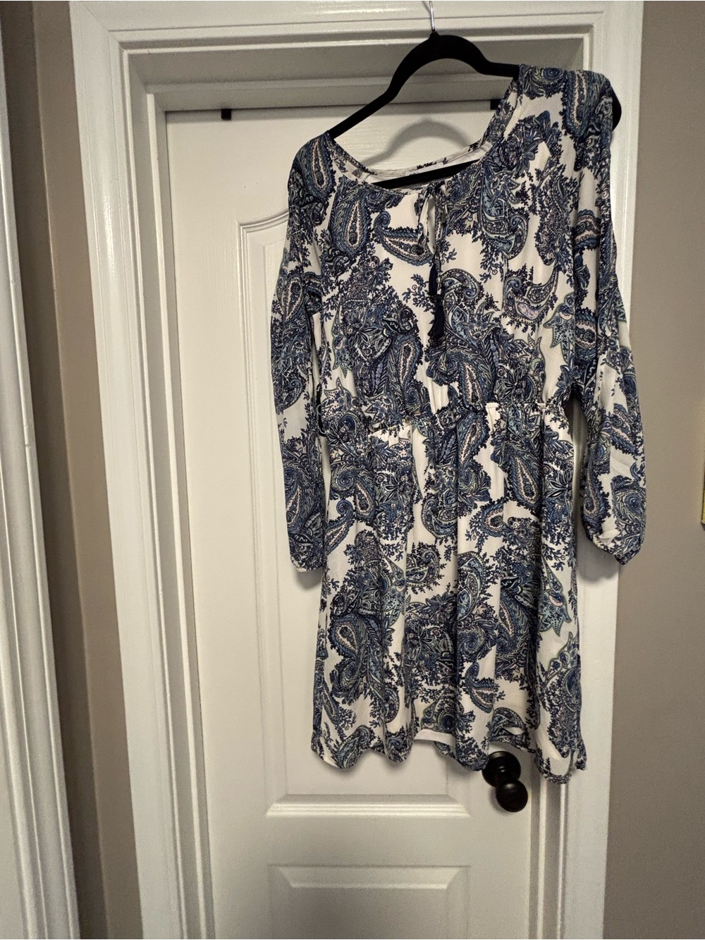 DR2 White and Blue Paisley Long-Sleeve Tunic Dress
